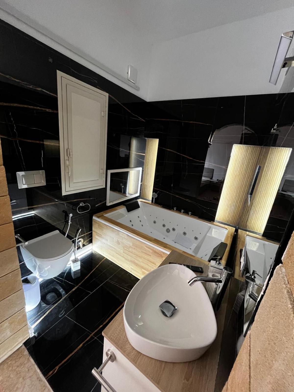 Ag Suite ตราปานี ภายนอก รูปภาพ